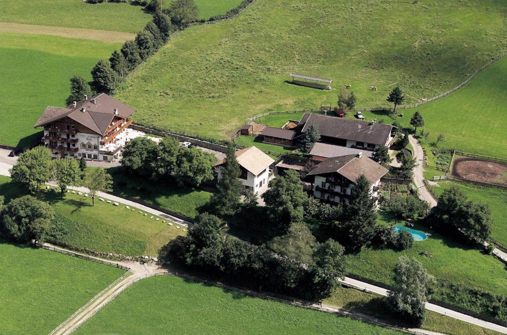 Hotel Klotz San Leonhard in Passeier Exteriör bild